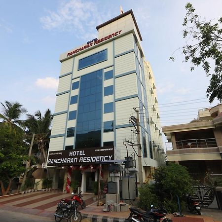 Oyo 15115 Hotel Ramcharan Residency Tirupati Luaran gambar