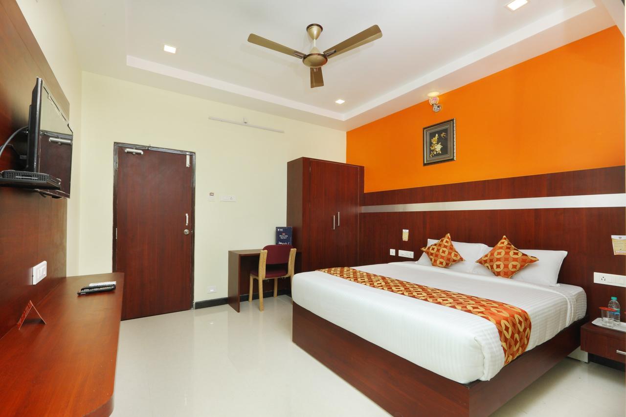Oyo 15115 Hotel Ramcharan Residency Tirupati Luaran gambar