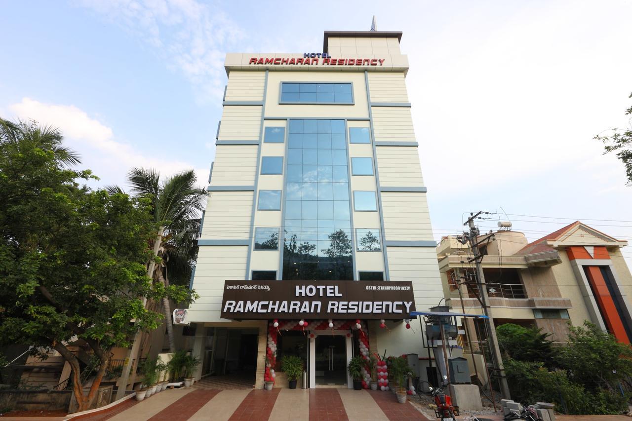 Oyo 15115 Hotel Ramcharan Residency Tirupati Luaran gambar