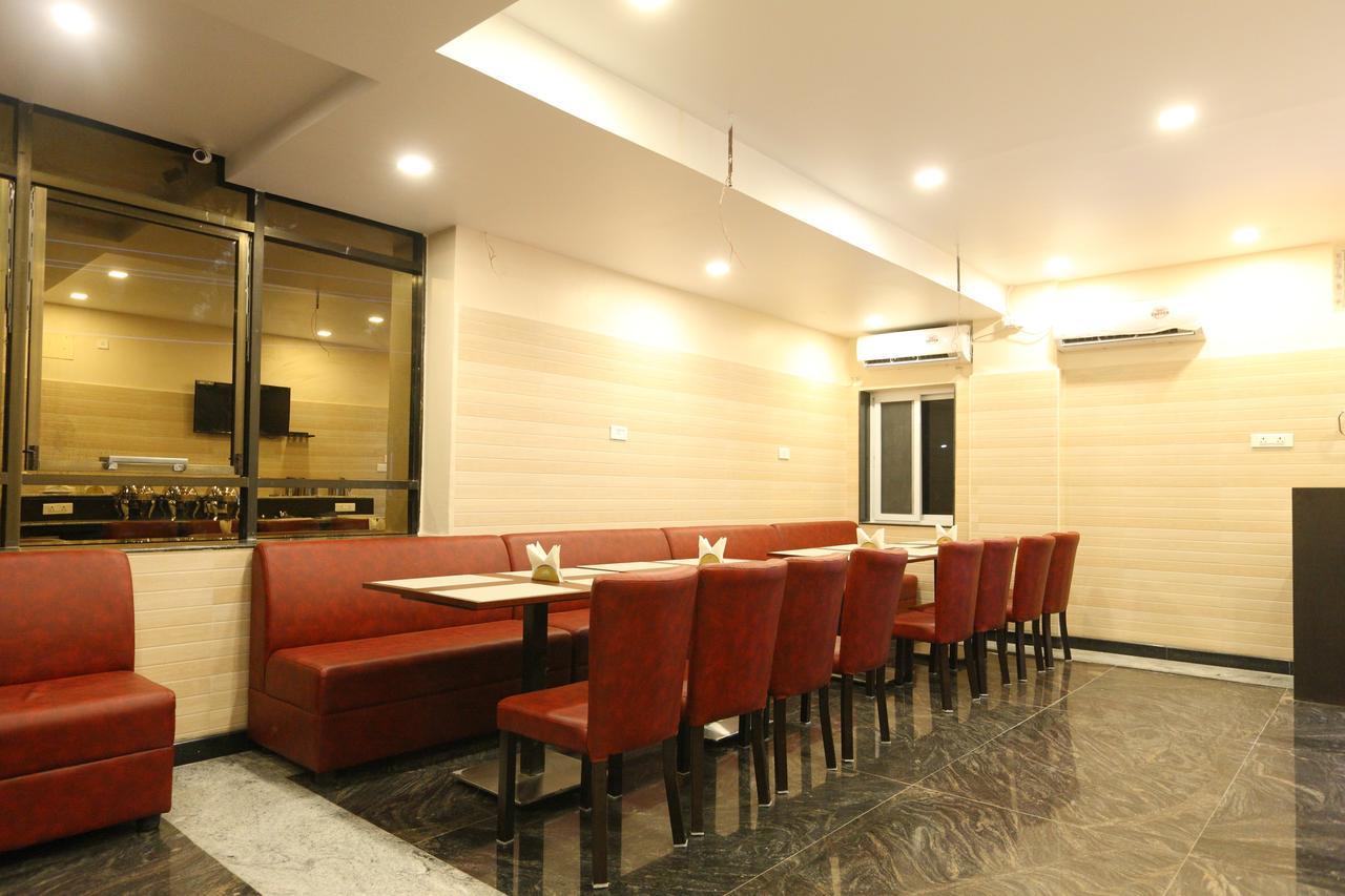 Oyo 15115 Hotel Ramcharan Residency Tirupati Luaran gambar